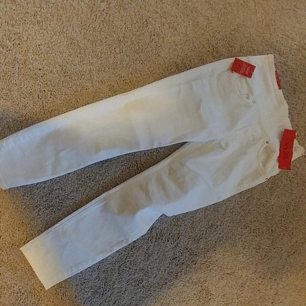 White ankle jeans